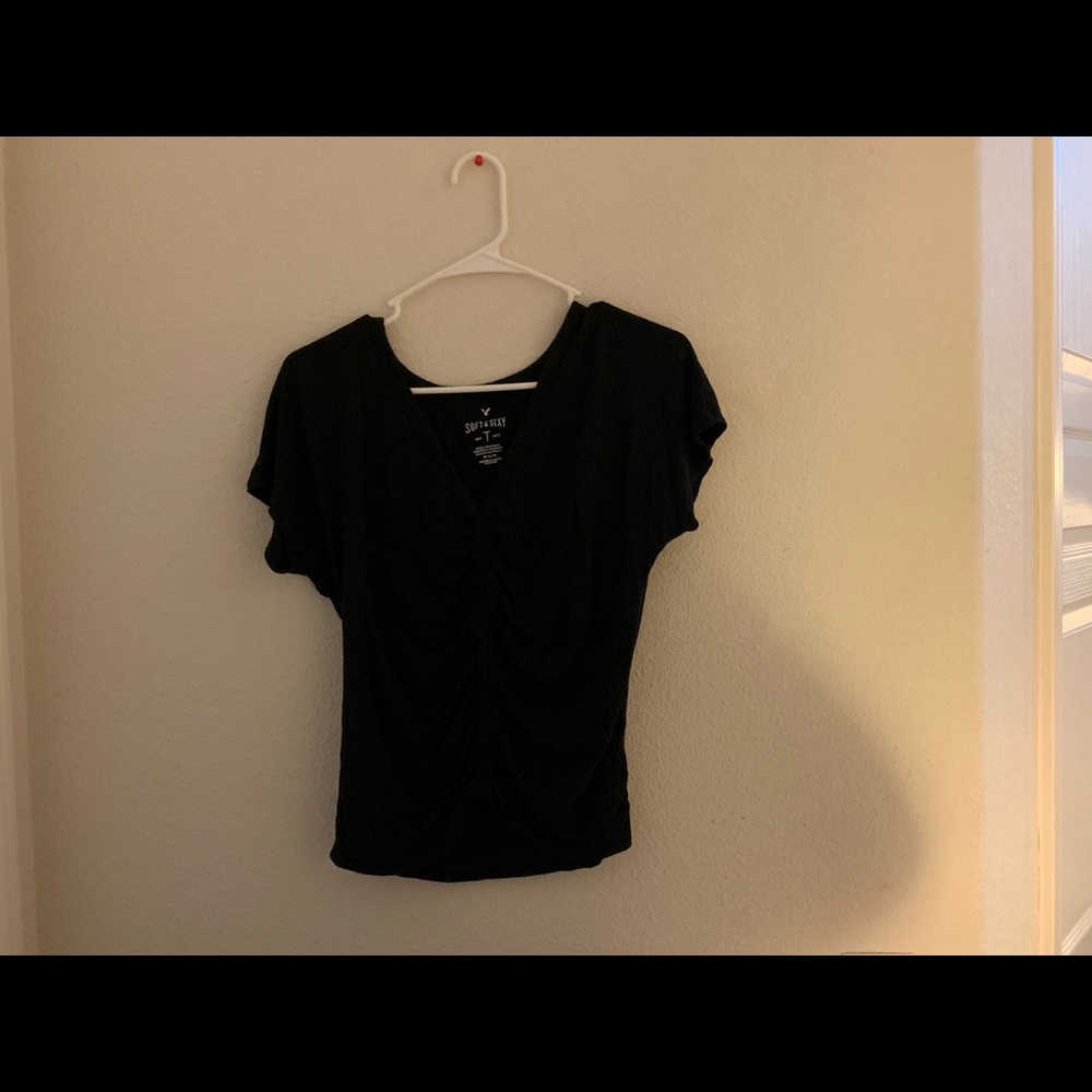 black tee with scrunched center